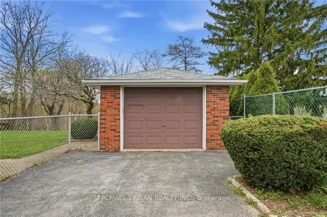 347 Hixon Road Hamilton ON L8K 2C8
