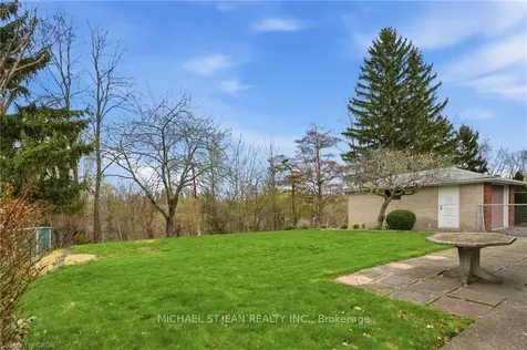 347 Hixon Road Hamilton ON L8K 2C8