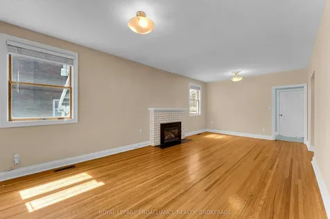 524 College Street Kingston ON K7L 4M9