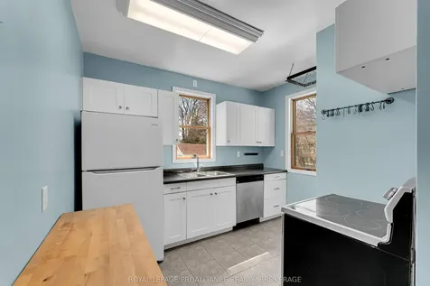 524 College Street Kingston ON K7L 4M9