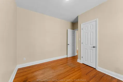 524 College Street Kingston ON K7L 4M9