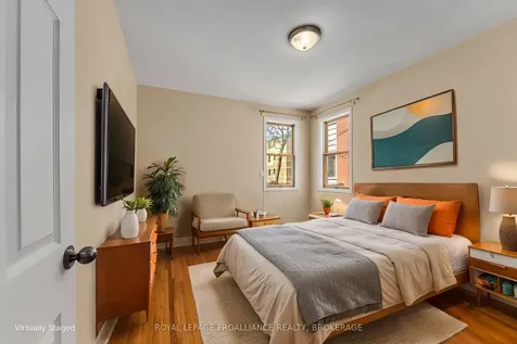 524 College Street Kingston ON K7L 4M9