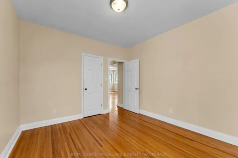 524 College Street Kingston ON K7L 4M9