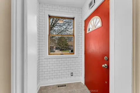 524 College Street Kingston ON K7L 4M9