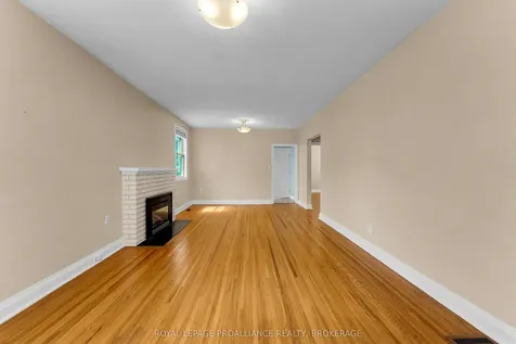 524 College Street Kingston ON K7L 4M9