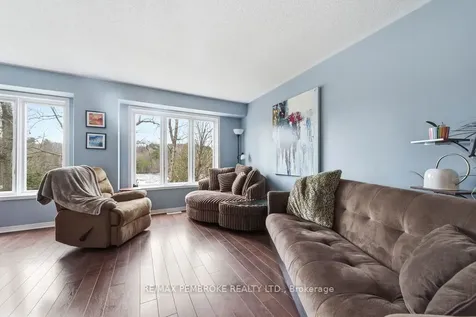 13 Vermont Meadows N/a Petawawa ON K8H 3N3