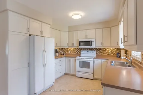 4 Bluewater Avenue Kawartha Lakes ON K9V 0K6
