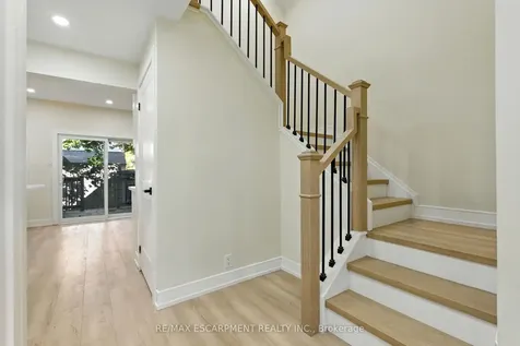 9 Alice Street Hamilton ON L8H 4R5