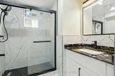 9 Alice Street Hamilton ON L8H 4R5