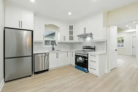9 Alice Street Hamilton ON L8H 4R5