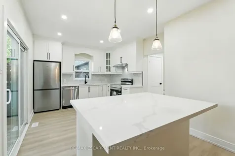 9 Alice Street Hamilton ON L8H 4R5
