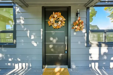 9 Alice Street Hamilton ON L8H 4R5