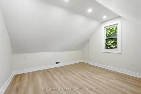 9 Alice Street Hamilton ON L8H 4R5