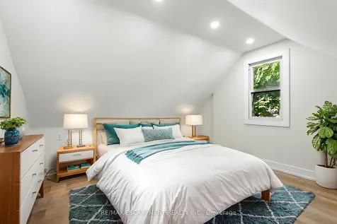 9 Alice Street Hamilton ON L8H 4R5