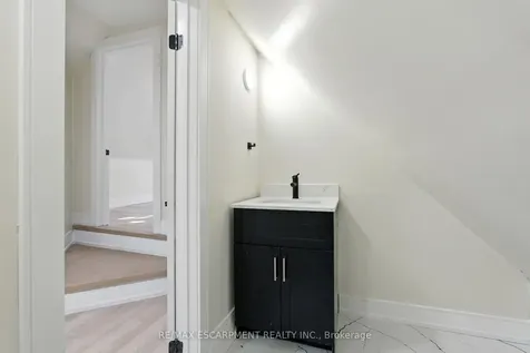 9 Alice Street Hamilton ON L8H 4R5