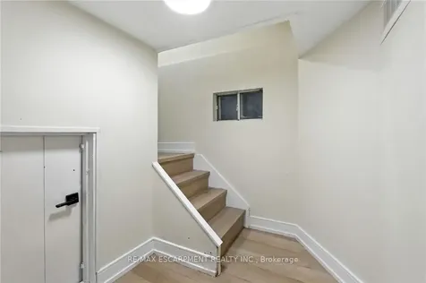9 Alice Street Hamilton ON L8H 4R5