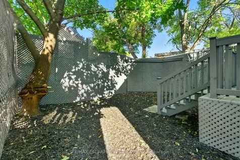 9 Alice Street Hamilton ON L8H 4R5