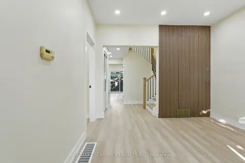 9 Alice Street Hamilton ON L8H 4R5