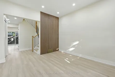 9 Alice Street Hamilton ON L8H 4R5