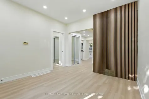 9 Alice Street Hamilton ON L8H 4R5