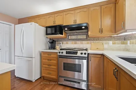 64 Willow Crescent Strathroy-caradoc ON N7G 4H1