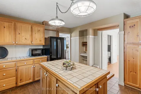 16 Highland Gate Boulevard Minden Hills ON K0M 2K0