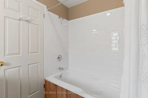 16 Highland Gate Boulevard Minden Hills ON K0M 2K0
