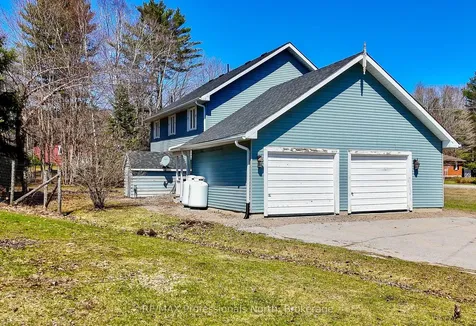 16 Highland Gate Boulevard Minden Hills ON K0M 2K0