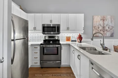 212 Stonehenge Drive Hamilton ON L9K 1N5