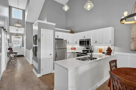 212 Stonehenge Drive Hamilton ON L9K 1N5