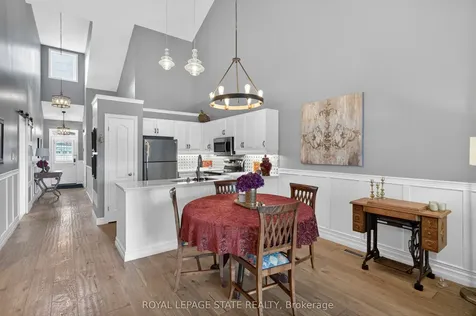 212 Stonehenge Drive Hamilton ON L9K 1N5
