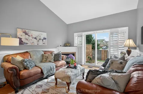 212 Stonehenge Drive Hamilton ON L9K 1N5