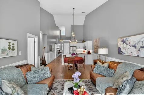 212 Stonehenge Drive Hamilton ON L9K 1N5