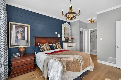 212 Stonehenge Drive Hamilton ON L9K 1N5