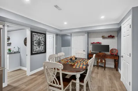 212 Stonehenge Drive Hamilton ON L9K 1N5