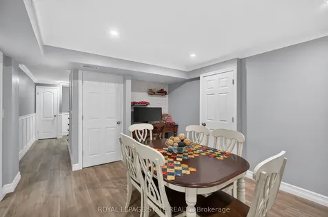212 Stonehenge Drive Hamilton ON L9K 1N5