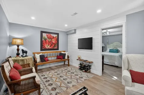 212 Stonehenge Drive Hamilton ON L9K 1N5