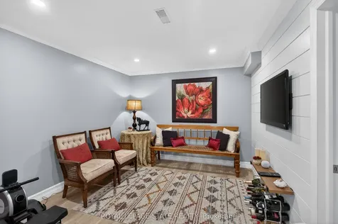 212 Stonehenge Drive Hamilton ON L9K 1N5