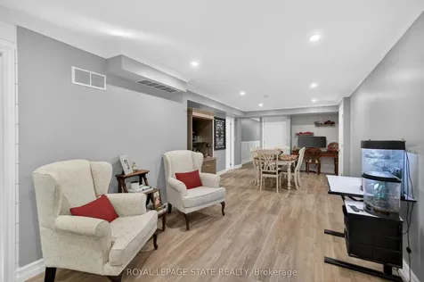 212 Stonehenge Drive Hamilton ON L9K 1N5