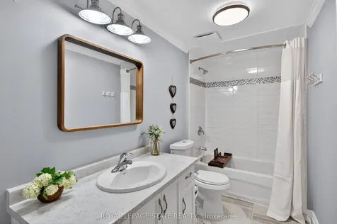 212 Stonehenge Drive Hamilton ON L9K 1N5