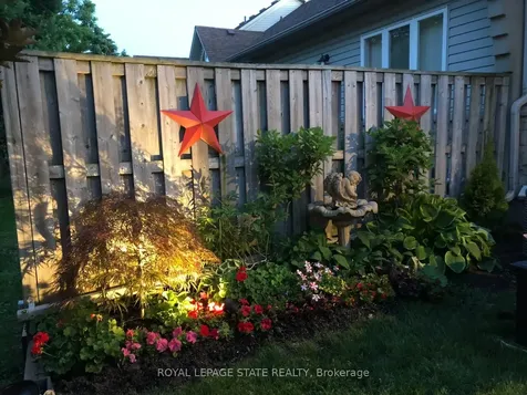 212 Stonehenge Drive Hamilton ON L9K 1N5