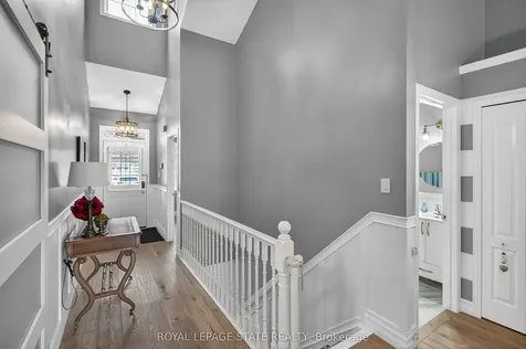 212 Stonehenge Drive Hamilton ON L9K 1N5