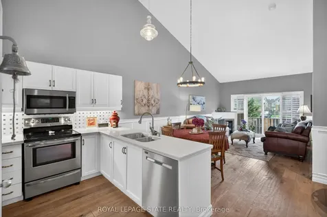212 Stonehenge Drive Hamilton ON L9K 1N5