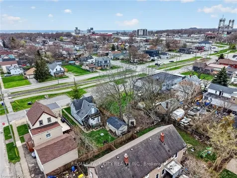 172 Fraser Street Port Colborne ON L3K 1E6