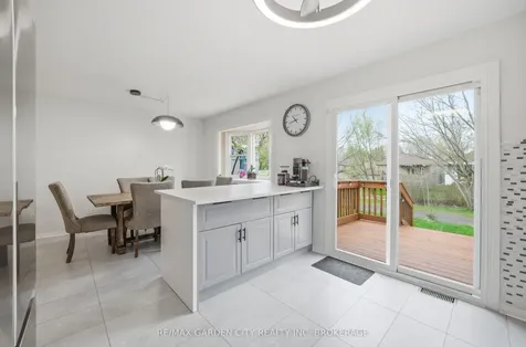42 Jackson Court W Welland ON L3C 7G2