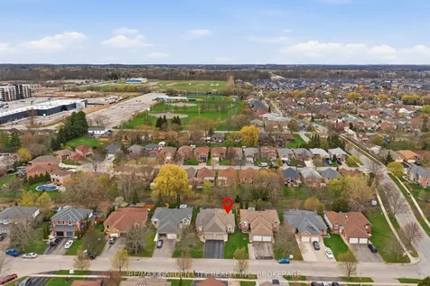 42 Jackson Court W Welland ON L3C 7G2