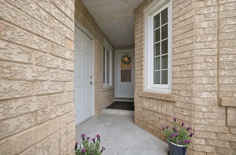 42 Jackson Court W Welland ON L3C 7G2