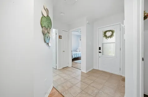 42 Jackson Court W Welland ON L3C 7G2