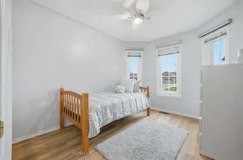 42 Jackson Court W Welland ON L3C 7G2