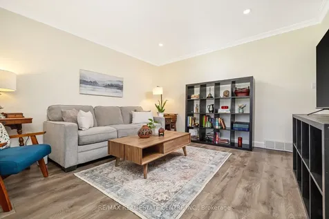 48 Knightswood Boulevard Guelph ON N1E 3W5